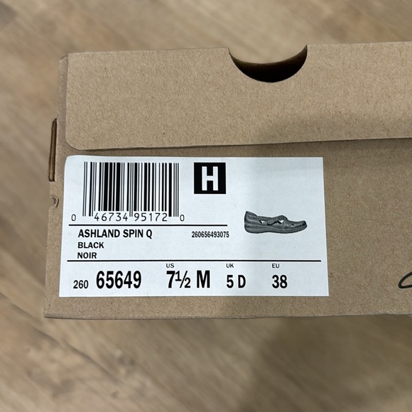 NEW Women’s Clarks Ashland Spin Q Leather Slip On Loafers - Picture 7 of 7